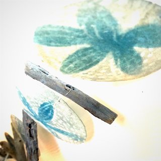 Capiz-Girlande mit Holz, weiß-blau