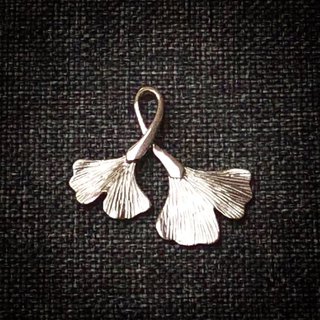 Ginkgoblatt doppelt