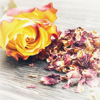 Dunkelrote Rosenblüten